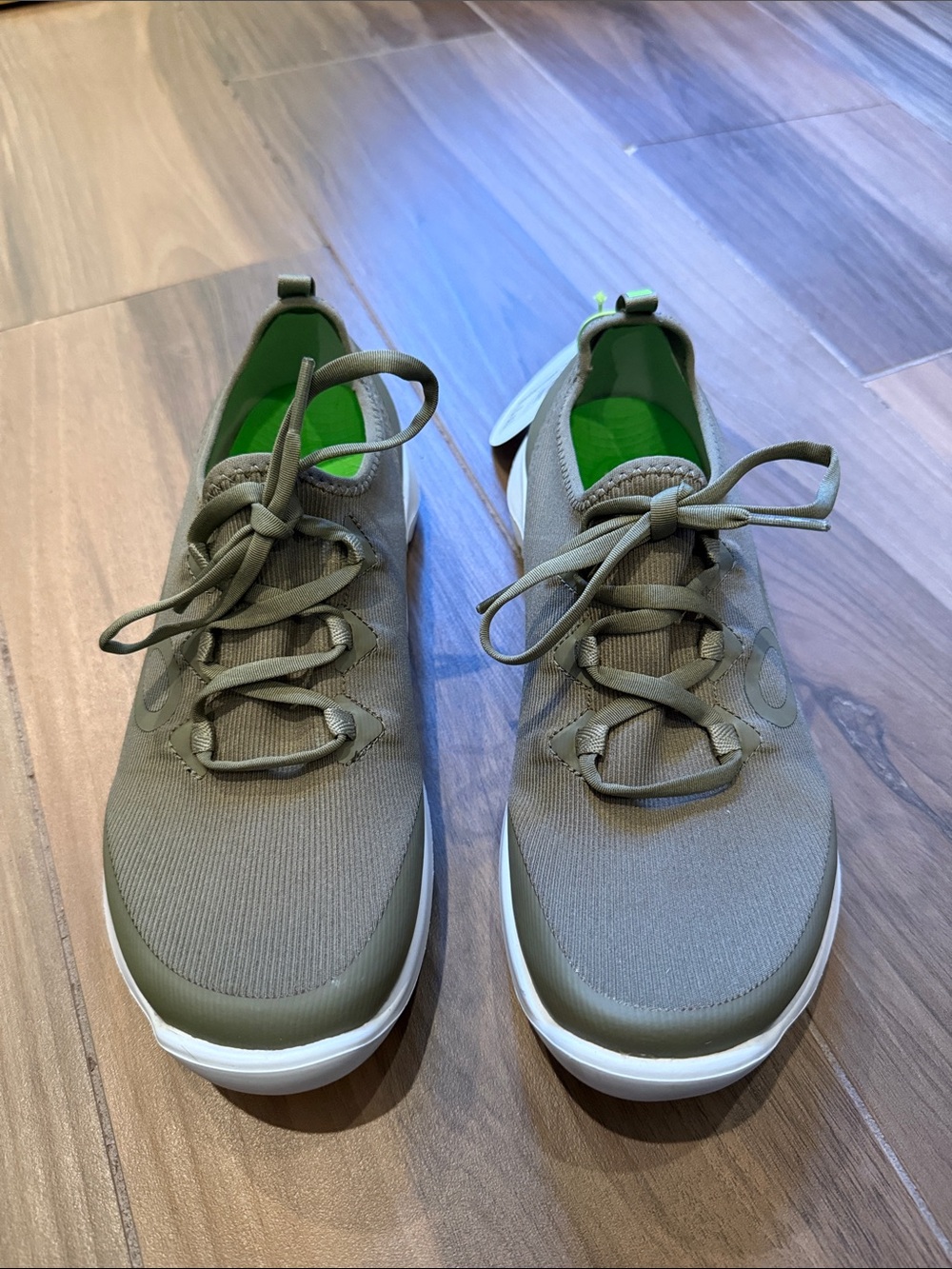 Oofos OOMG Sports Green Recovery Sneakers